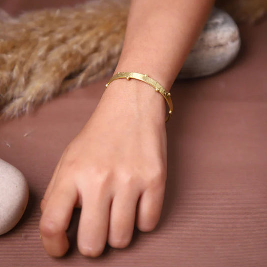 Dotted Skinny Brass Adjustable Bracelet (Anti Tarnish)