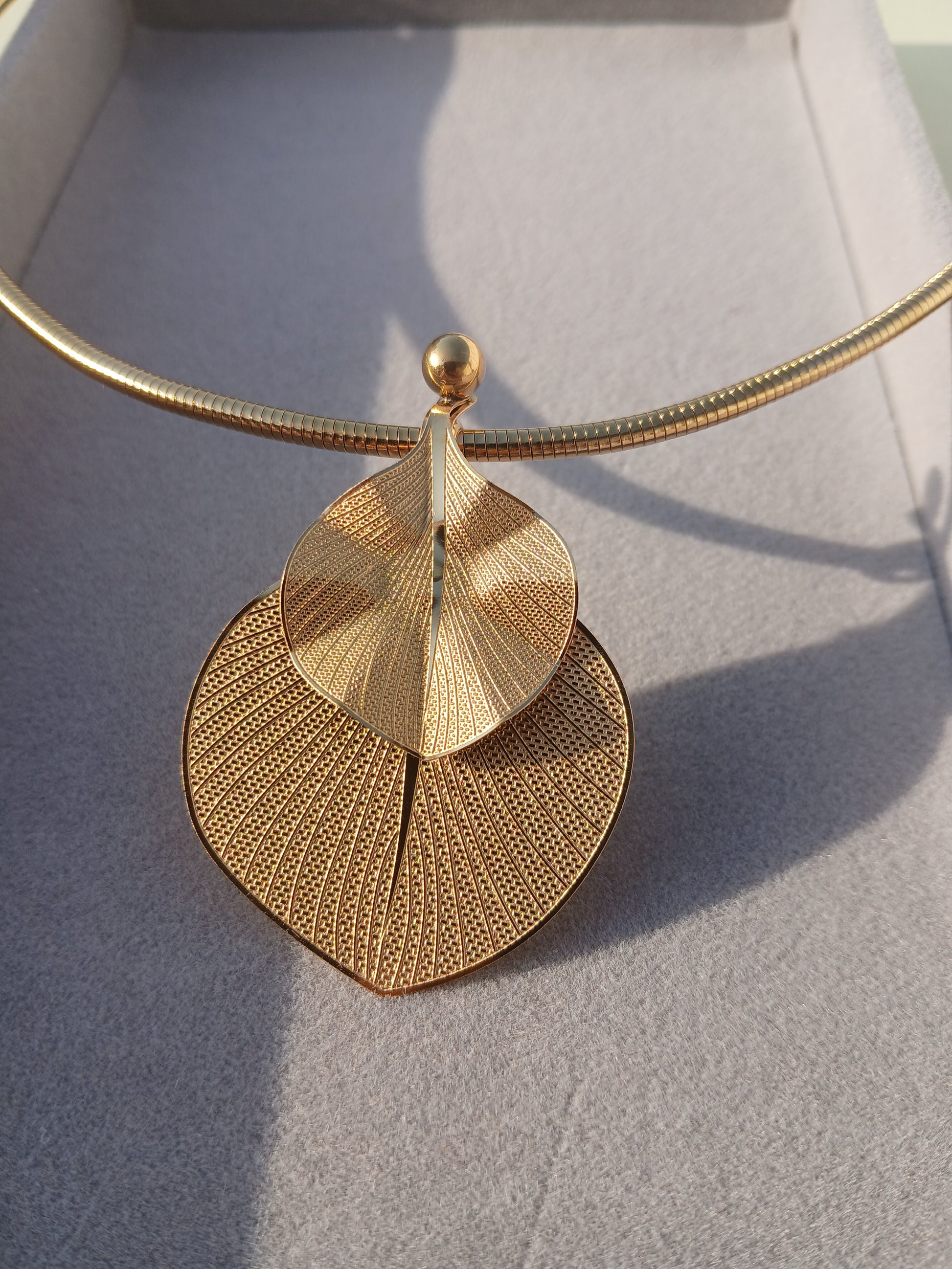 Gold Leaf Pendant Necklace ( Anti Tarnish)