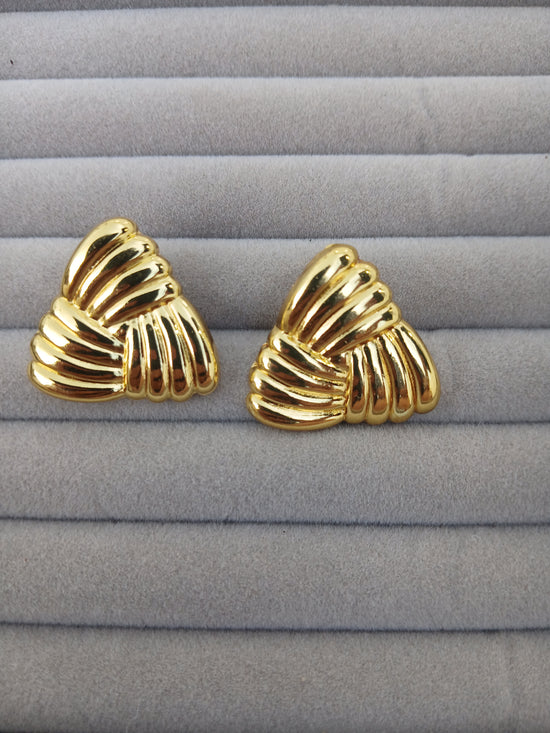 vintage clip-on earrings  (Anti Tarnish)