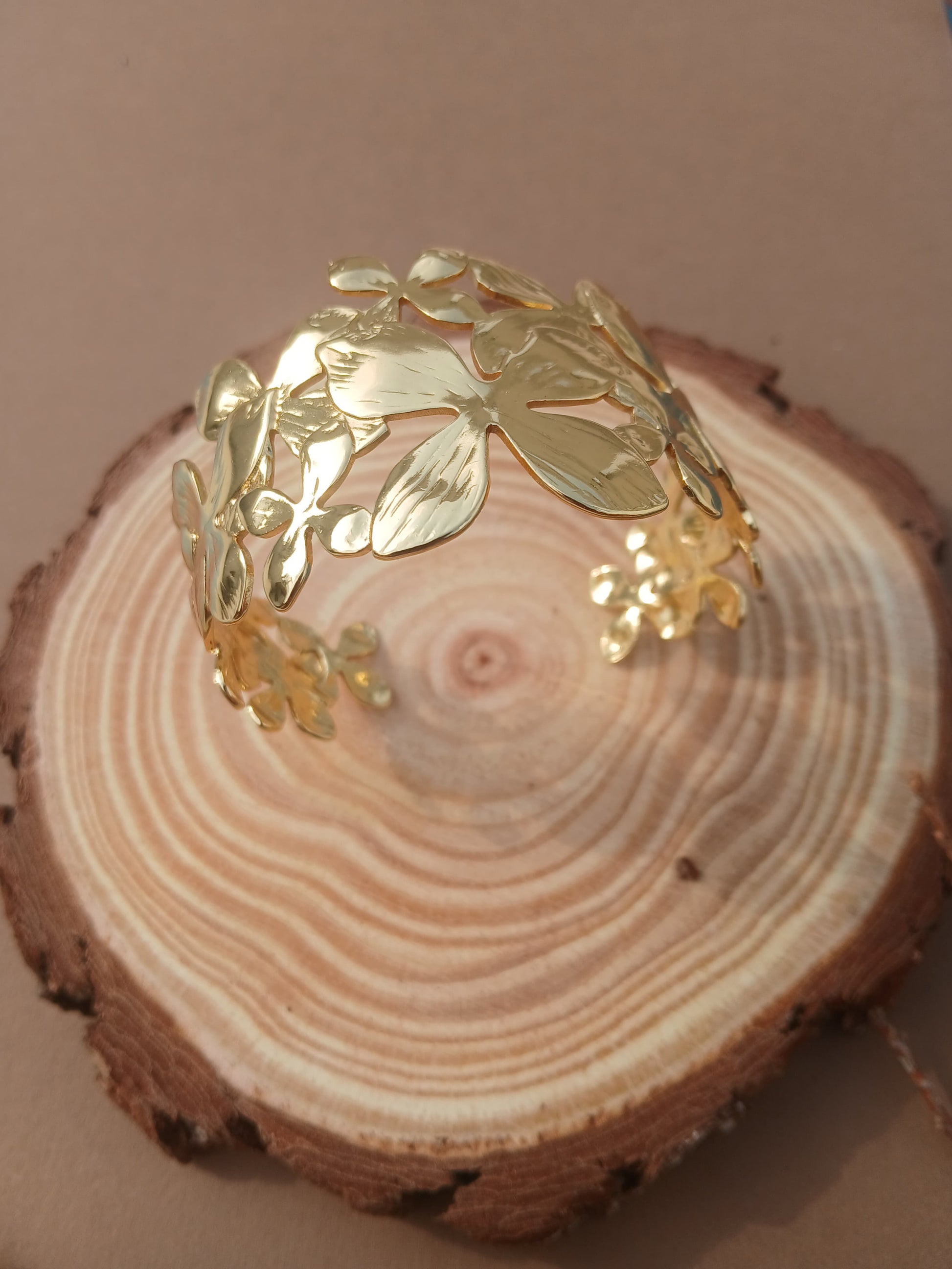 gold-toned floral cuff bracelet (Anti Tarnish)