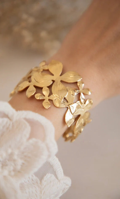 gold-toned floral cuff bracelet (Anti Tarnish)